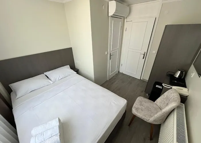 Maritsa Comfort فندق أديرني