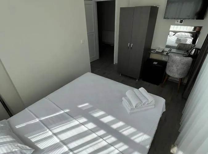 فندق Maritsa Comfort أديرني